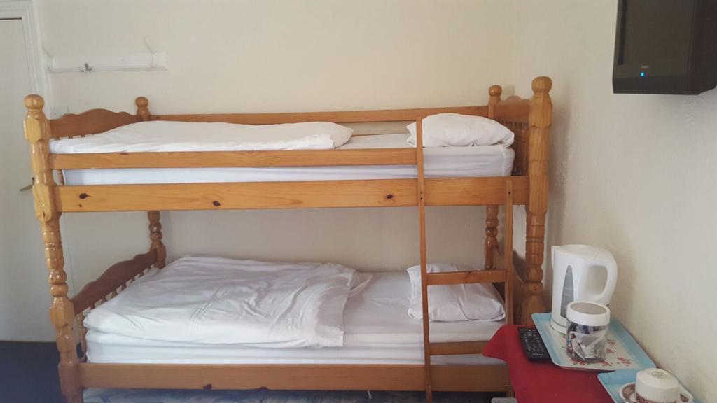 Myroomz Hollingdales Hotel