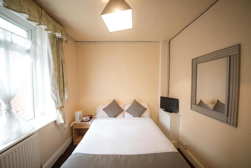 Myroomz Hollingdales