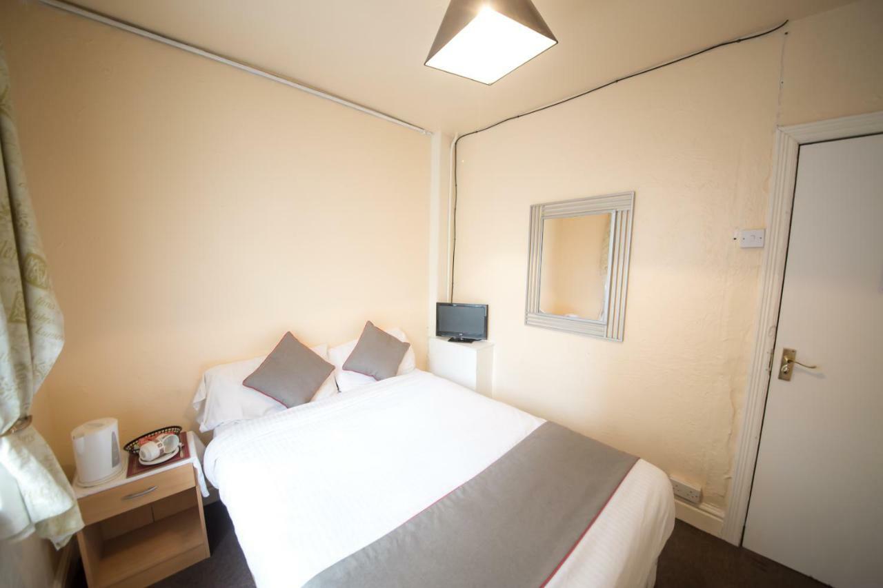 Myroomz Hollingdales