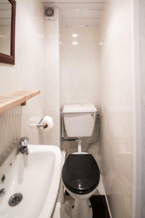 Myroomz Hollingdales Отель 2*