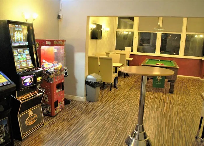Myroomz Hollingdales Hotel