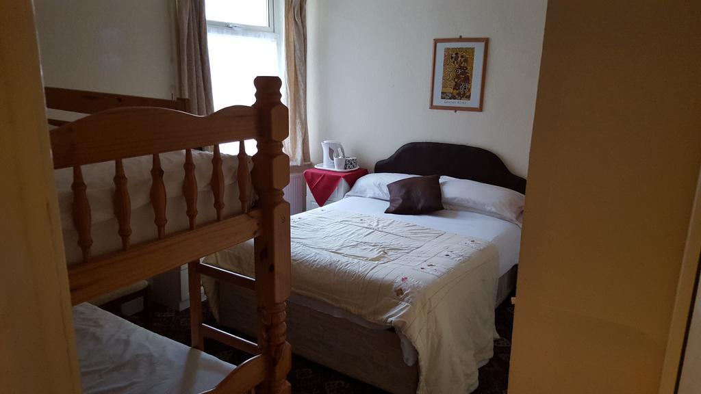 Myroomz Hollingdales 2*