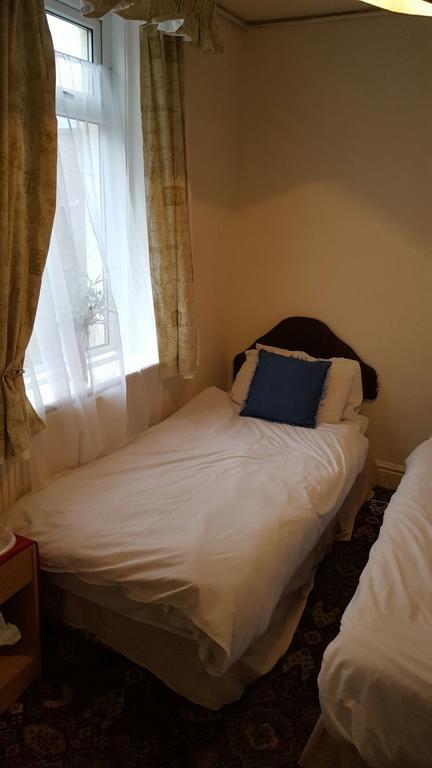 Myroomz Hollingdales Hotel 2*