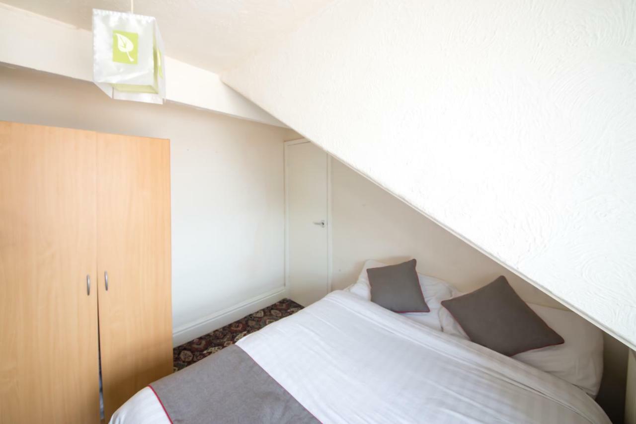 Myroomz Hollingdales 2*