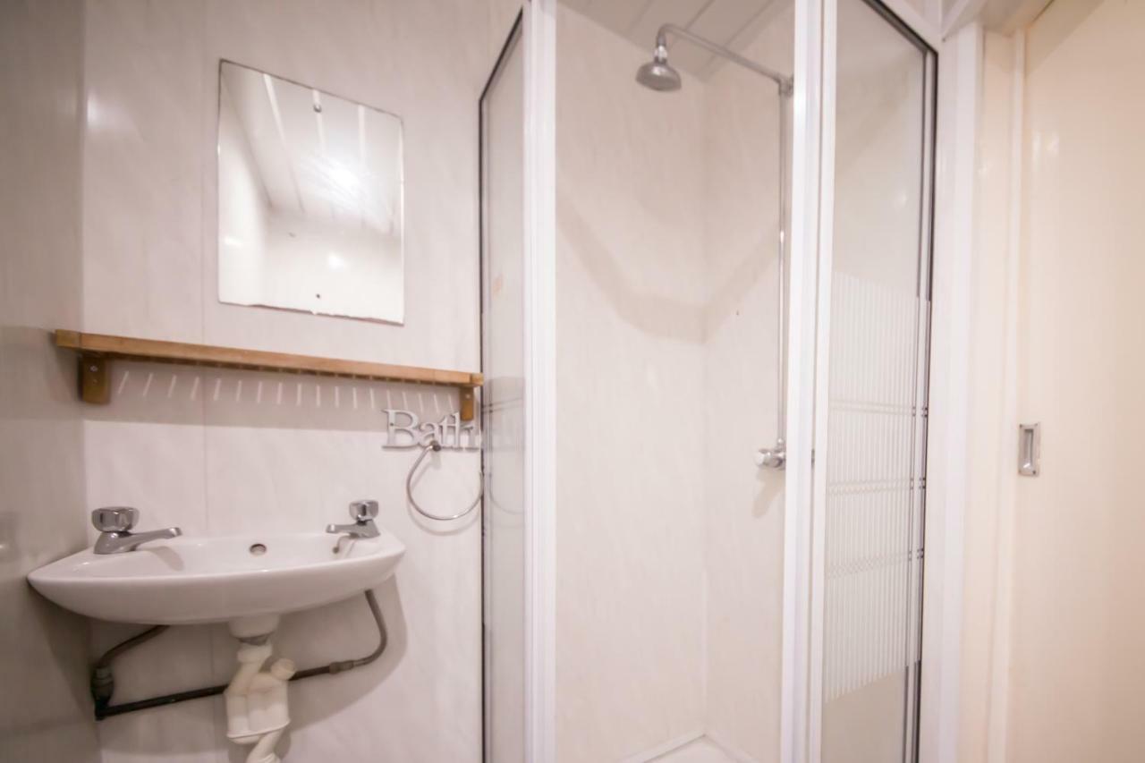 Hotel Myroomz Hollingdales 2*