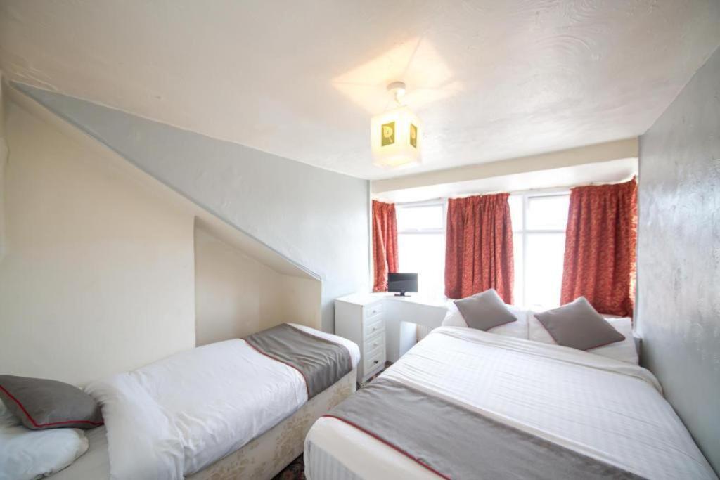 Myroomz Hollingdales 2* Blackpool